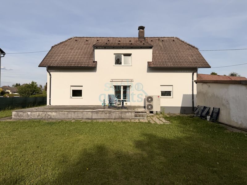 Großes Ein-Zweifamilienhaus in ruhiger Siedlungslage zu vermieten