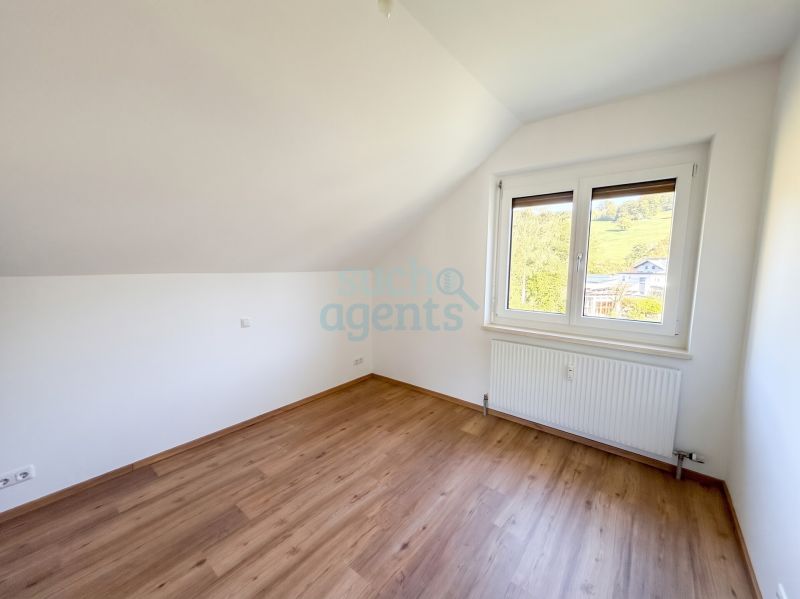Hochwertige Mansardenwohnung in Weyer mit Garage und Aussicht in die Berge / / 3335 Weyer / Bild 2