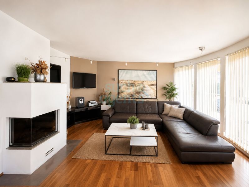 10 Minuten zum Traunsee! Luxuri�ses Wohnen mit Wellness, Pool & Traunsteinblick in Pinsdorf /  / 4812&nbsp;Pinsdorf / Bild 1