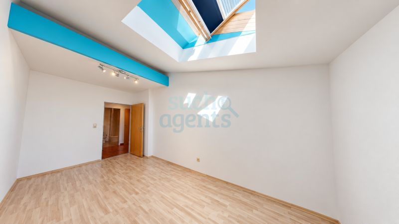 Axams: Helle 2-Zimmer-Dachgeschosswohnung mit Nordkettenblick und niedrigen Betriebskosten /  / 6094&nbsp;Axams / Bild 3