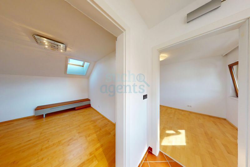 NEUER PREIS! 3-Zimmer-Dachgeschosswohnung mit XXL-Terrasse im Herzen von Volders /  / 6111 Volders / Bild 3