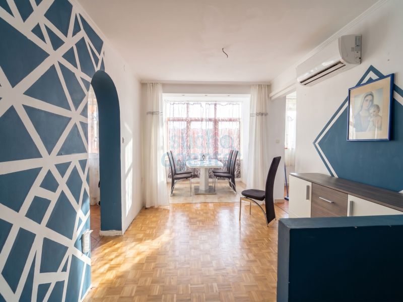 Gepflegte 3-Zimmer-Wohnung mit S�d-Wintergarten & 2 Stellpl�tzen