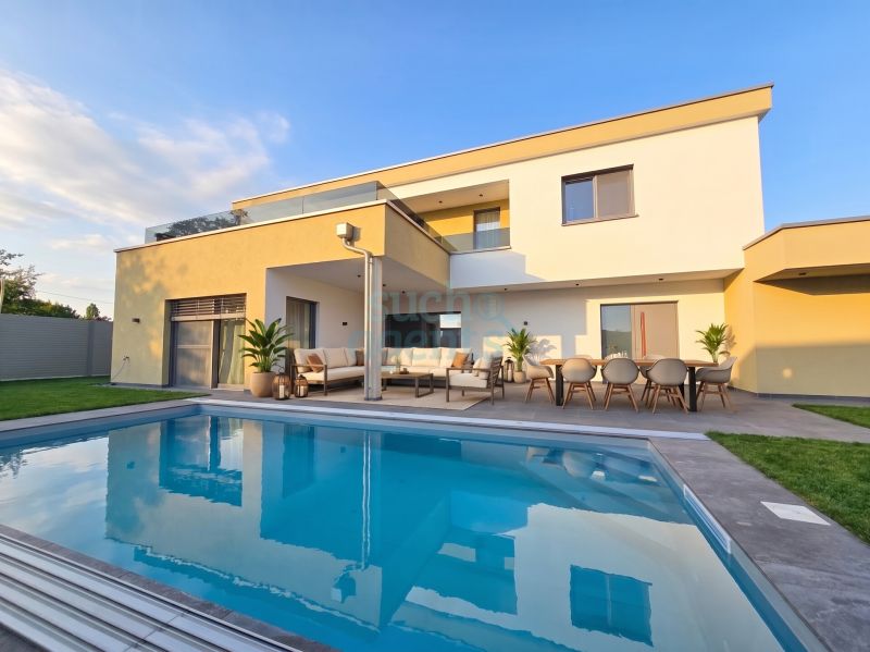 Premium Massivbau-Villa (BJ 2026) mit 50er-Ziegel, Pool, Designk�che, PV-Anlage, Garage & mehr