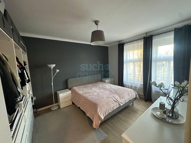 Renovierte 4-Zimmerwohnung mit 233 m Eigengarten und zwei Stellpltzen ? Nhe Haid-Center /  / 4053 Haid / Bild 2