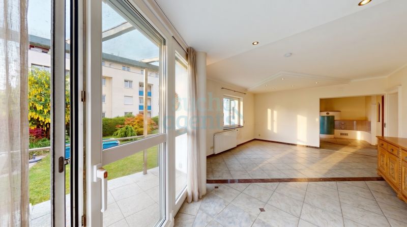4 - Zimmer Wohnung mit Wintergarten und Garten Nutzung (sehr gro�er Garten) /  / 6063&nbsp;Rum / Bild 1