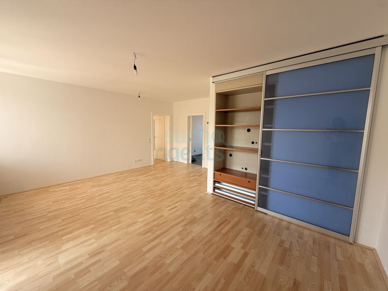 Moderne Ruheoase mitten in Perg - perfekt geeignet für Familien und Paare! (Barrierefrei) / / 4320 Perg / Bild 1