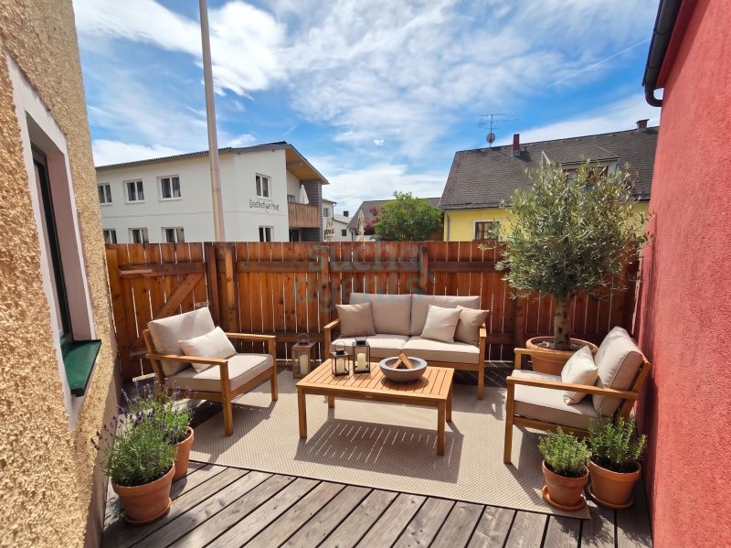 Umfangreich saniert: 150 m² Stadthaus nahe Freistadt mit viel Platz, Terrasse & Garage / / 4272 Weitersfelden / Bild 1