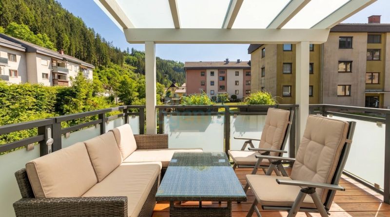 Modernisierte Erdgeschosswohnung mit Garage und �berdachtem Balkon