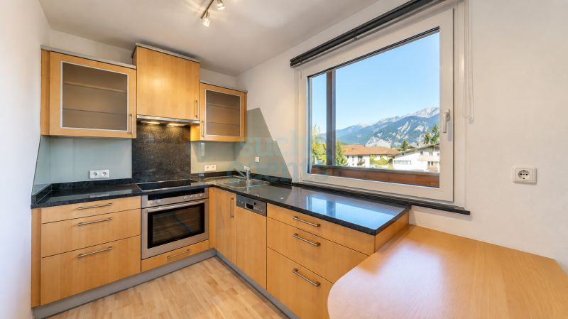 Axams: Helle 2-Zimmer-Dachgeschosswohnung mit Nordkettenblick und niedrigen Betriebskosten /  / 6094&nbsp;Axams / Bild 0