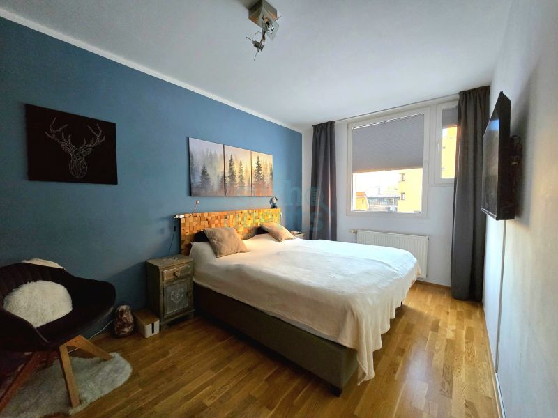 Hafenviertel: Hochwertige 4-Zimmer-Wohnung in ruhiger, zentraler Lage mit S�dbalkon & DAN-K�che /  / 4020&nbsp;Linz / Bild 2