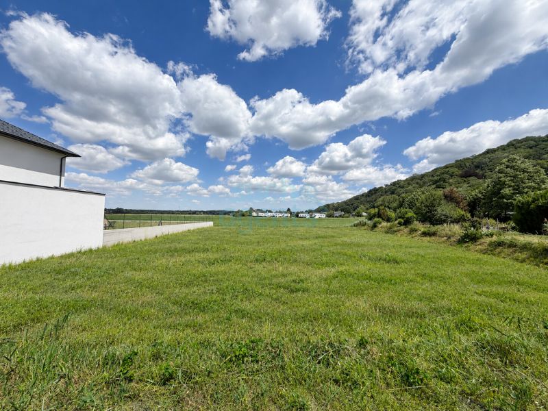 Bestpreis! Baugrund ca. 910m� - Unverbaubarer Blick auf den Gr�ng�rtel - Familienfreundliche Lage