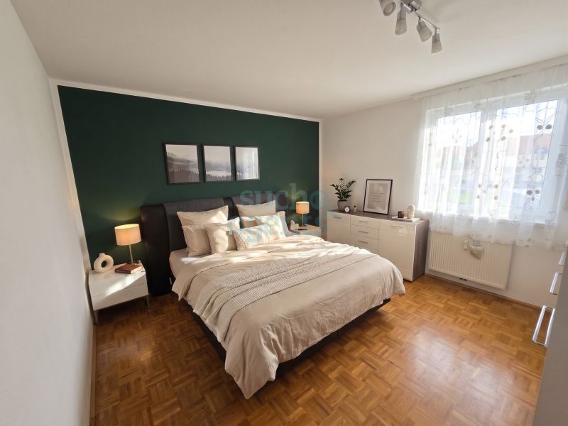 Gepflegte 3-Zimmer-Wohnung mit S�d-Balkon, Kamin, Carport & Freistellplatz in ruhiger Lage /  / 4925&nbsp;Pramet / Bild 2