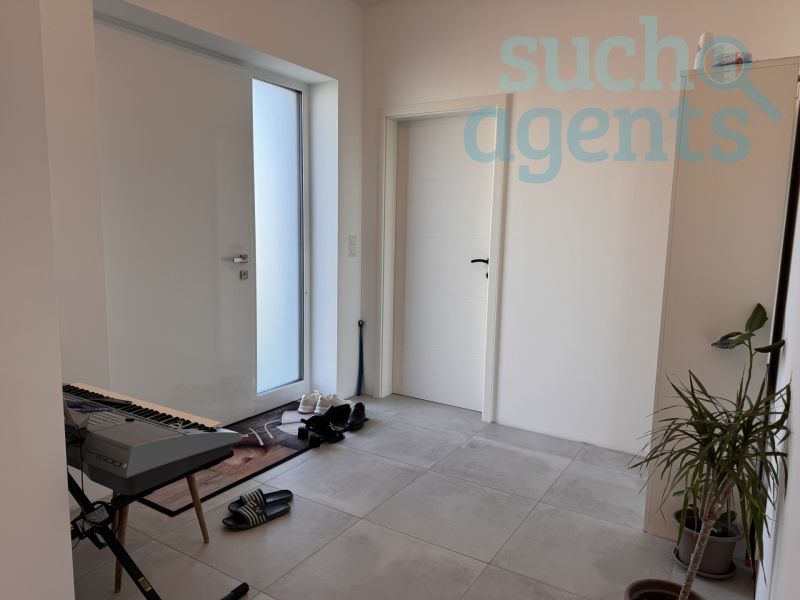 VERKAUFT! Neuwertige Doppelhaushlfte mit Garage auf Eckparzelle /  / 3350 Haag / Bild 1