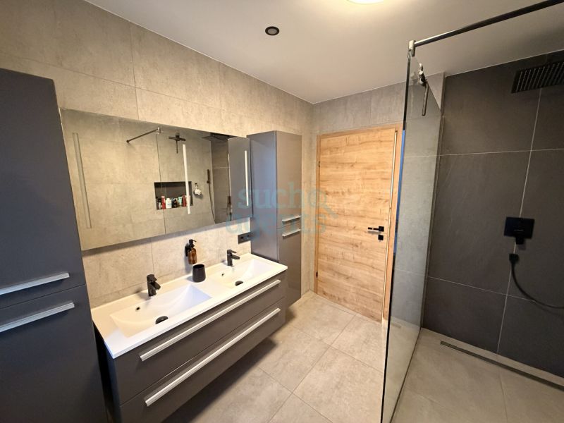 Luxuri�se Villa mit Smart-Home-Technologie, Pool, PV & gro�z�gigem Wohnkomfort /  / 4641&nbsp;Oberschauersberg / Bild 4