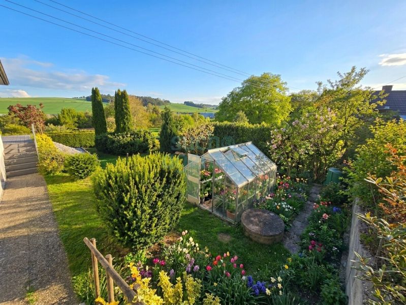 Wie Erstbezug! Renovierter Bungalow mit Panoramablick, gro�em Garten, Vollkeller, Doppelgarage, uvm. /  / 4671&nbsp;Neukirchen bei Lambach / Bild 2