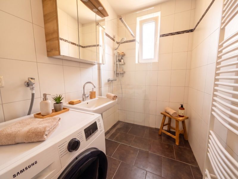 Saniertes Einfamilienhaus mit Doppelgarage, Keller und gro�em Garten /  / 3071&nbsp;B�heimkirchen / Bild 3