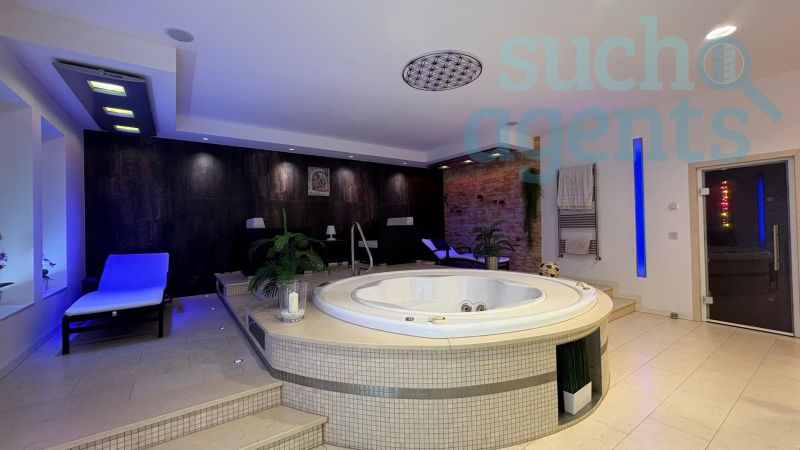 Villa mit ber 600 m Wohnflche, modernster Technik und einzigartiger Luxus-Ausstattung /  / 4840 Vcklabruck / Bild 1