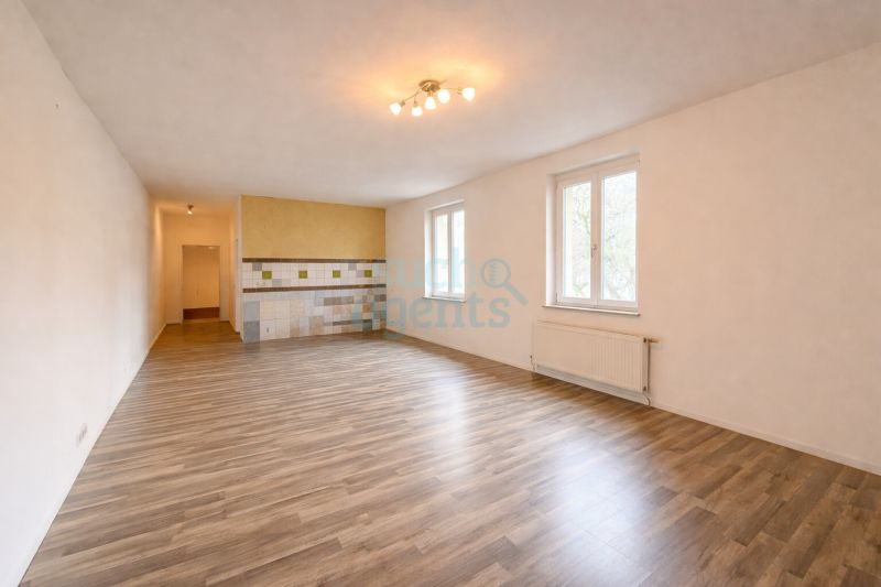 Investitionschance: Leerstehendes Bestandsobjekt mit Potenzial zur Aufteilung in 3 Einheiten - 275m�