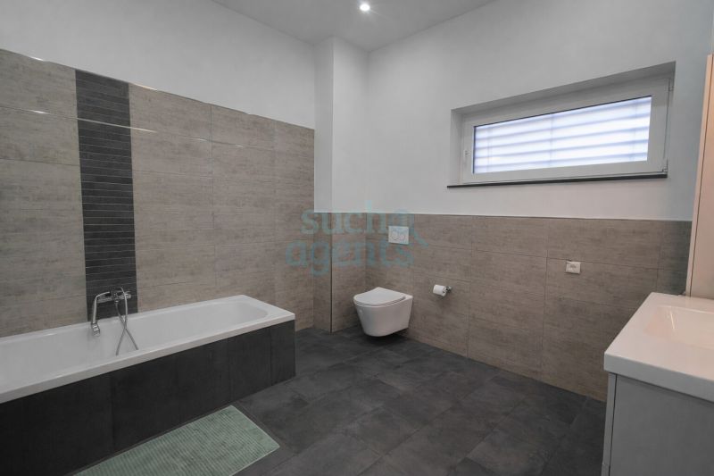 Neuer Preis! Neubau - Moderne Doppelhaush�lfte in ruhiger Lage mit Pool, S�dterrasse & hochwertiger Ausstattung /  / 4713&nbsp;Gallspach / Bild 5