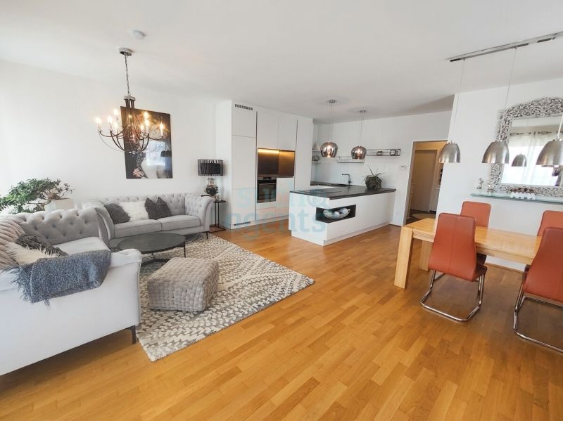 Hochwertige 92 m² Neubauwohnung mit Eckbalkon, Lift, HAKA-Küche & 2 Parkplätzen