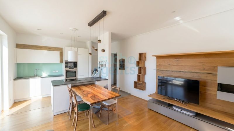 moderne 3 Zimmer-Wohnung mit großem Südbalkon und ca. 82 m2 Wohnfläche / / 4221 Steyregg / Bild 1