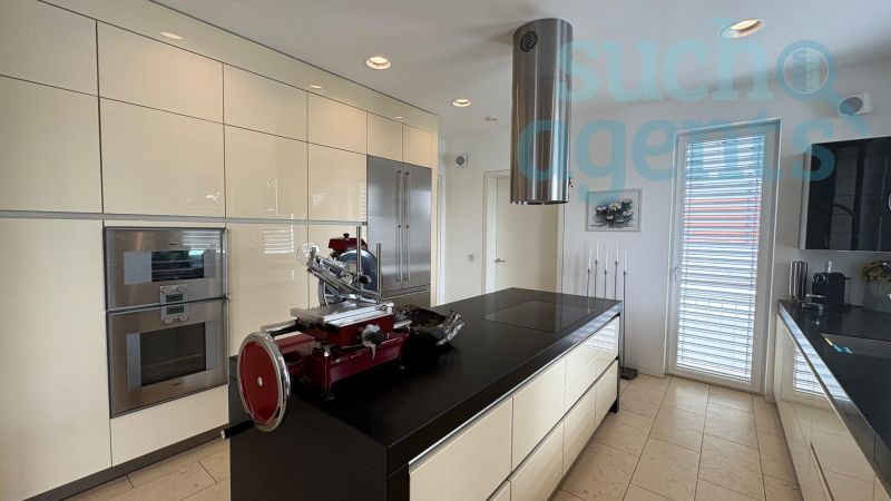 Villa mit ber 600 m Wohnflche, modernster Technik und einzigartiger Luxus-Ausstattung /  / 4840 Vcklabruck / Bild 4