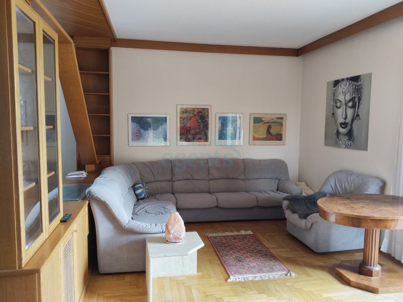 Einfamilienhaus in TOP Lage mit groem Garten und jede Menge Ausbaupotential /  / 8054 Graz / Bild 3