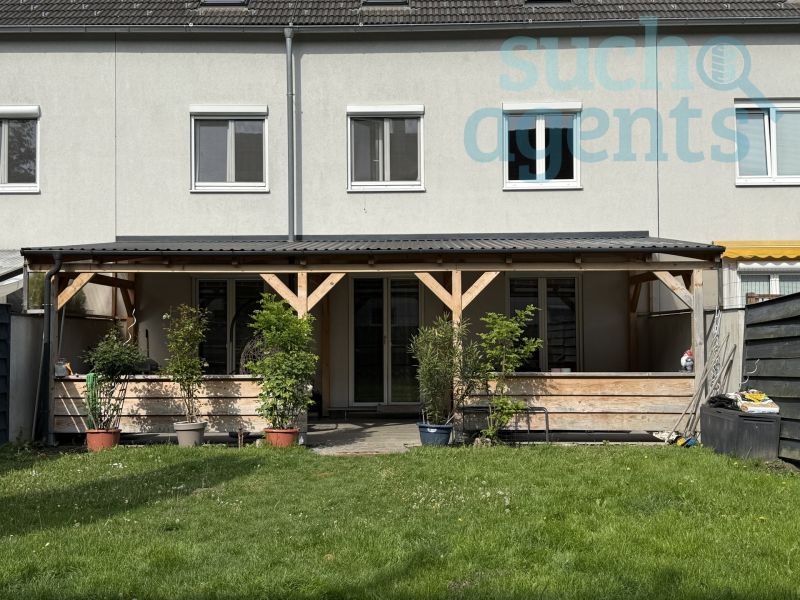 Reihenhaus mit groem Garten, Garage und vollunterkellert in ruhiger Lage