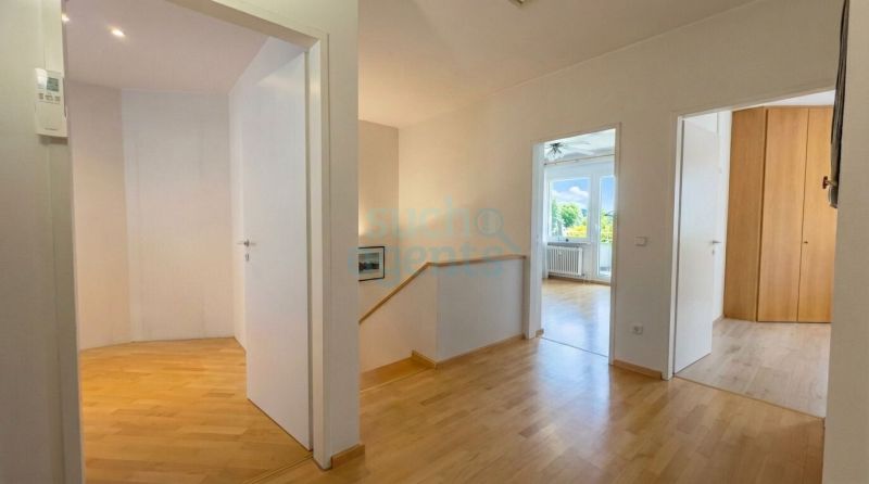 Top modernisiertes Reihenhaus mit gro�em Garten, Garage & 6-Zimmer /  / 4020&nbsp;Linz / Bild 3