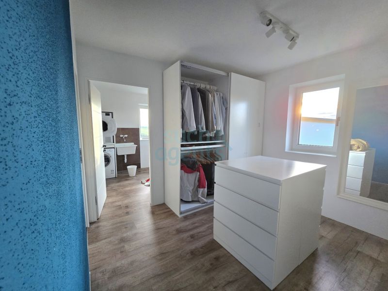 Exklusive Villa in Peuerbach, Baujahr 2022 ? Pool, Sauna, Doppelgarage & mehr /  / 4722 Peuerbach / Bild 3