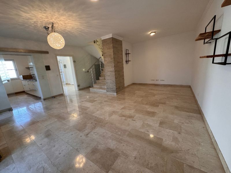 Exklusive Haush�lfte mit moderner K�che, Marmorb�den und 150 m� Nutzfl�che /  / 4050&nbsp;Traun / Bild 4