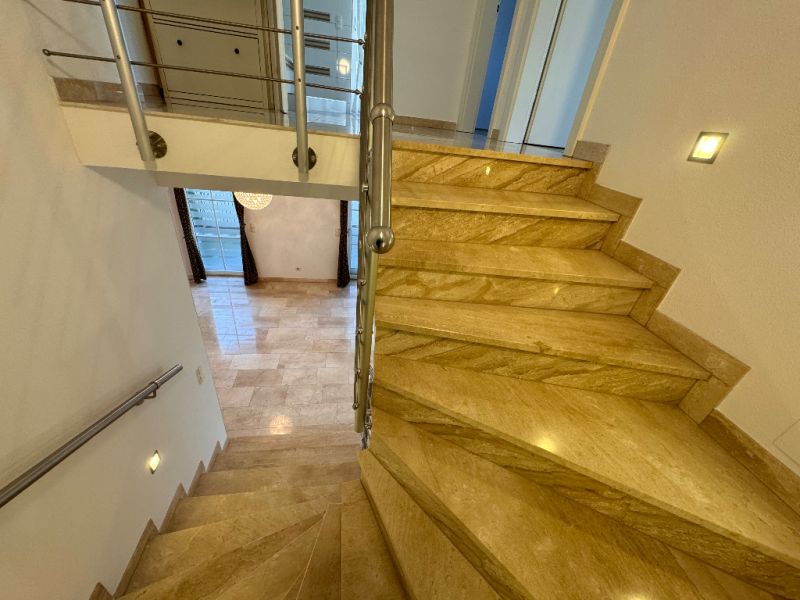 Exklusive Haush�lfte mit moderner K�che, Marmorb�den und 150 m� Nutzfl�che /  / 4050&nbsp;Traun / Bild 6