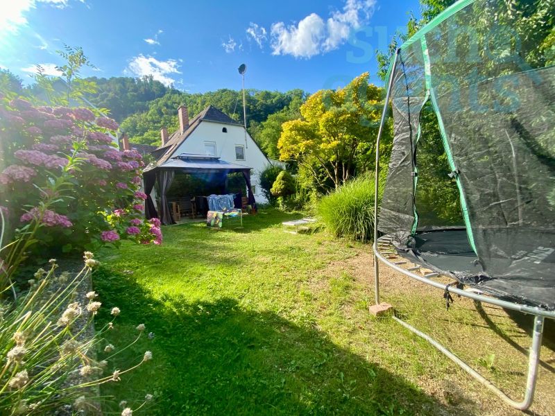 Neuwertiges Mehrfamilienhaus mit 3 Wohneinheiten in ruhiger Lage