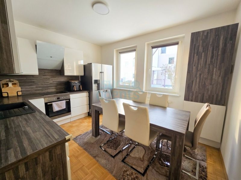 Fr�hlings-Highlight: Helle, Modernisierte EG-Wohnung mit Loggia, Carport & Top-K�che in ruhiger Lage /  / 4663&nbsp;Laakirchen / Bild 1