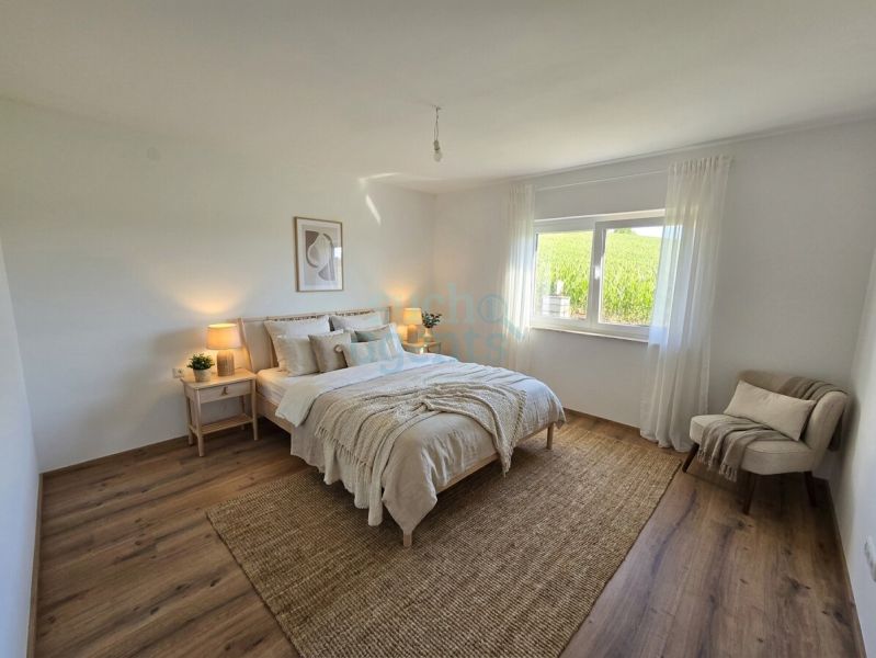 Wie Erstbezug! Renovierter Bungalow mit Panoramablick, gro�em Garten, Vollkeller, Doppelgarage, uvm. /  / 4671&nbsp;Neukirchen bei Lambach / Bild 3