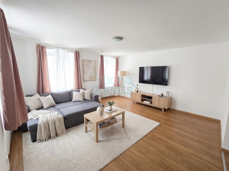 Umfassend sanierte EG-Wohnung mit Garage, großzügigem Platzangebot & Privatsphäre