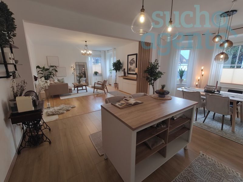 Neu renovierte Erdgeschosswohnung mit stilvollem Altbaucharme und Top-Ausstattung