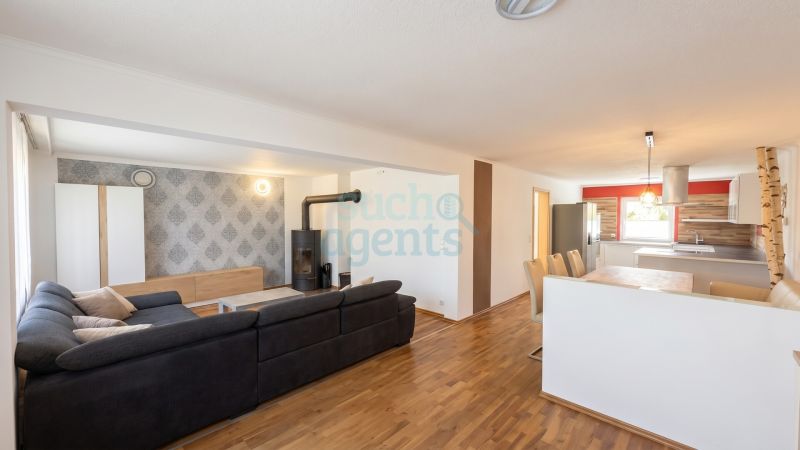 Modernisiertes Eckhaus mit ca. 200 m² Wohnfläche, Sommergarten, Sauna & Garage / / 4052 Ansfelden / Bild 1