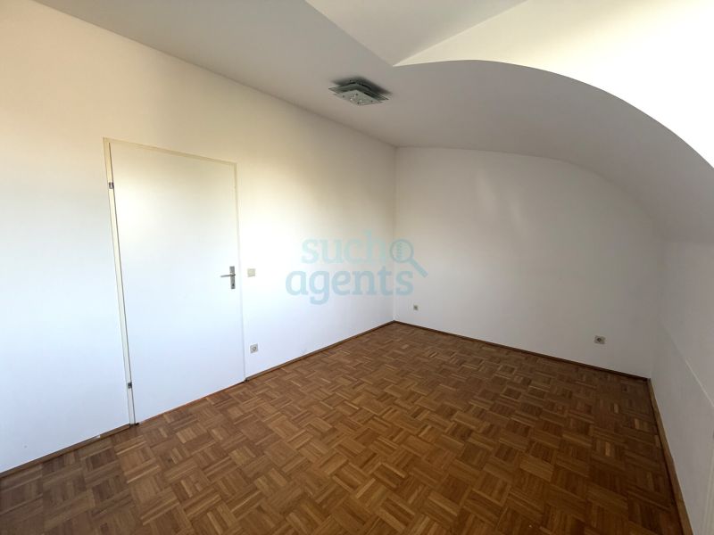 Sonniges Wohngef�hl ? 3-Zimmer-Dachgeschosswohnung mit Terrasse /  / 4050&nbsp;Traun / Bild 3