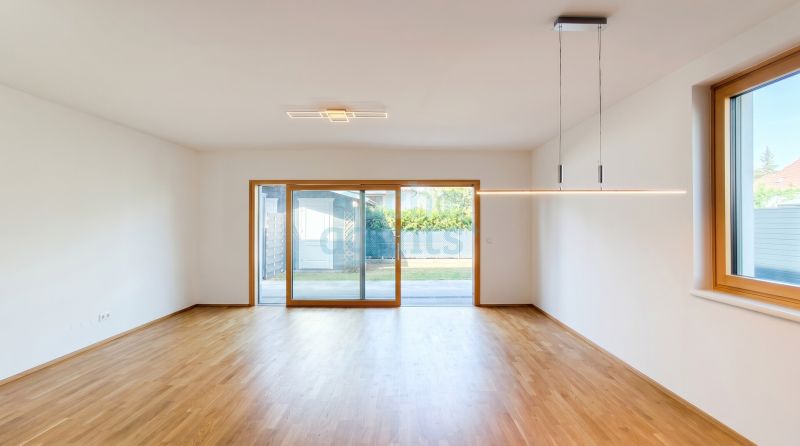 Moderne Doppelhaush�lfte mit Garten, Carport, Balkon und offener Wohnk�che