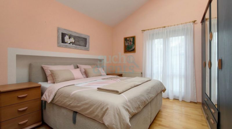 Modernisierter Bungalow mit ca. 200 m�, Wintergarten, Keller, Garage und �berzeugender Au�enanlage /  / 2820&nbsp;Walpersbach / Bild 2