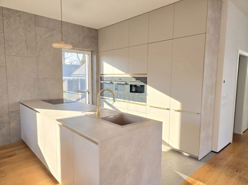 Premium Massivbau-Villa (BJ 2026) mit 50er-Ziegel, Pool, Designk�che, PV-Anlage, Garage & mehr /  / 4070&nbsp;Fraham / Bild 3
