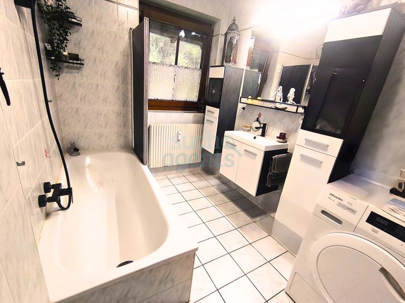 Gepflegte 4-Zimmerwohnung mit 2 Balkonen und Garagenparkplatz in Top Lage / / 6353 Going am Wilden Kaiser / Bild 3