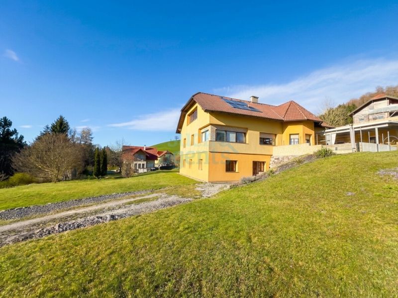 Neuer Preis! Gro�z�giges Einfamilienhaus mit Doppelgarage, Sonnenterrasse und viel Platz zum Leben