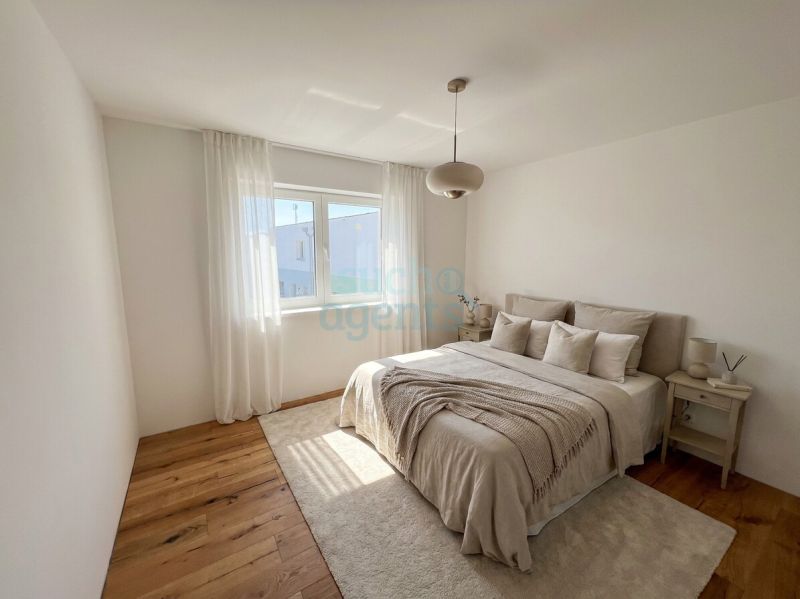 Modernes Einfamilienhaus mit Garten und gro�z�giger Doppelgarage