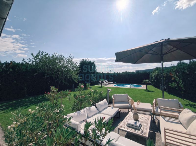 Haus mit ca. 160 m� zum Wohnen, rund 960 m� Garten sowie Pool, Garagen und viel Potential /  / 2442&nbsp;Unterwaltersdorf / Bild 0