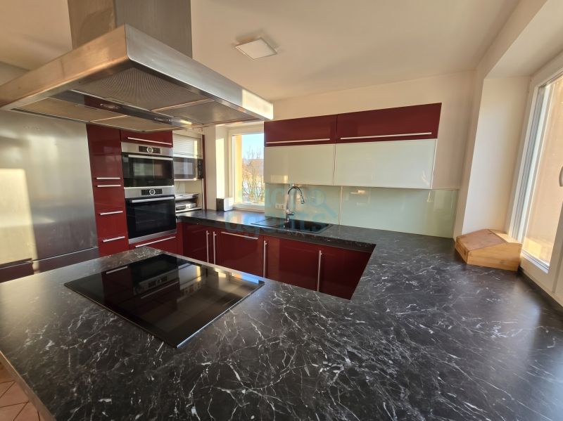 Massives Haus mit hochwertiger Ausstattung, 50er Ziegel, gro�em Garten, Doppelgarage & Keller /  / 4614&nbsp;Machtrenk / Bild 4