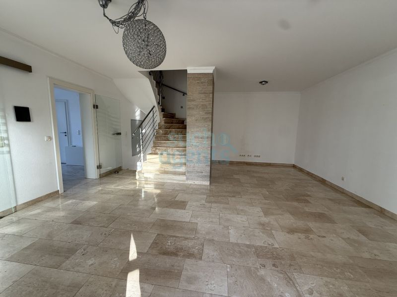 Exklusive Haush�lfte mit moderner K�che, Marmorb�den und 150 m� Nutzfl�che /  / 4050&nbsp;Traun / Bild 3