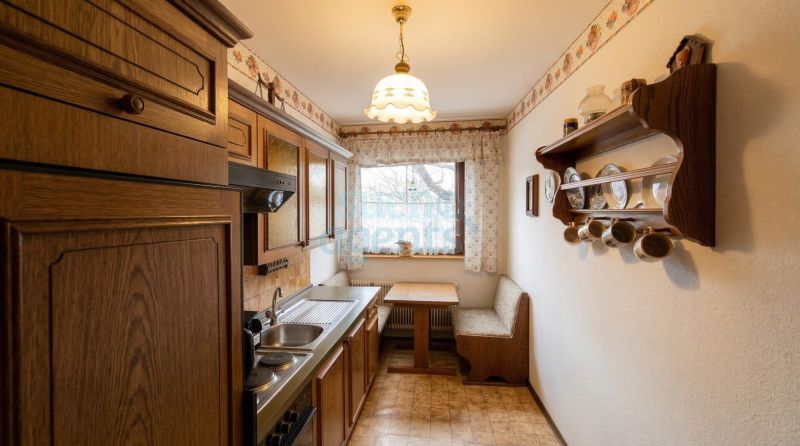 Neuer Preis! Imposantes Wohnobjekt mit insgesamt ca. 640m², großer Panoramaterrasse und Garagen / / 2560 Hernstein / Bild 3