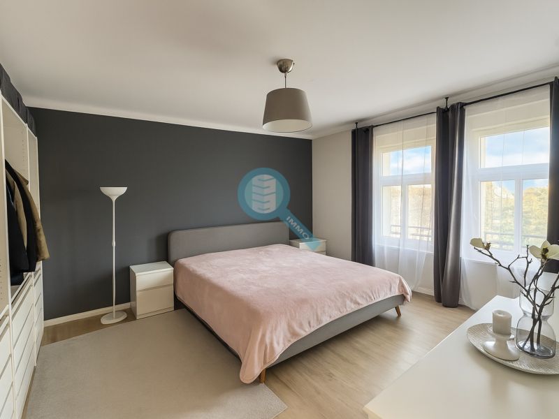 Renovierte 4-Zimmerwohnung mit ca. 233 m² Eigengarten und zwei Stellplätzen ? Nähe Haid-Center / / 4053 Haid / Bild 4